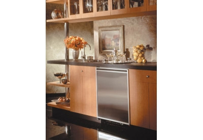 sub zero 245 24 inch undercounter refrigerator